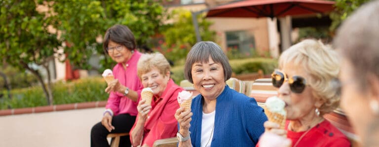 Old ladies enjoyng an Ice Cream